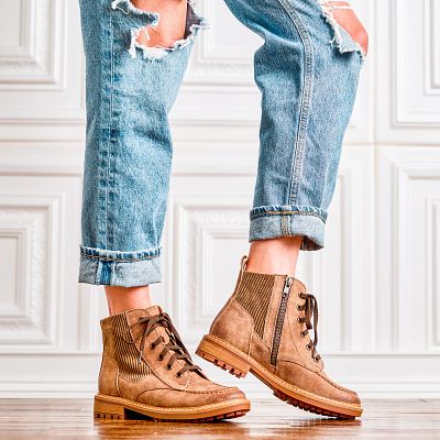 Lonnie shown on model 